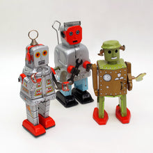Load image into Gallery viewer, Tin Toys Robot Man

